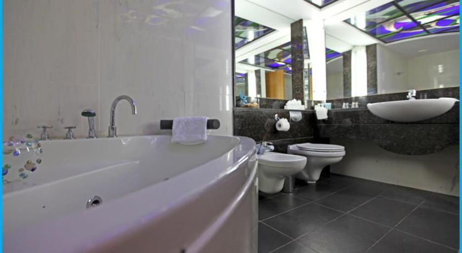 Others 5, Poseidonia Beach Hotel