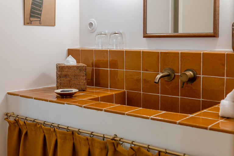 Bathroom 4, Le Moulin, Vaucluse