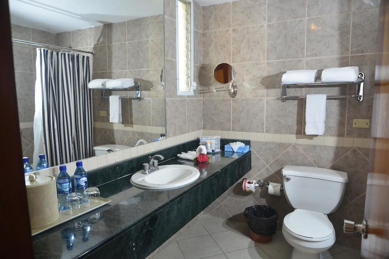 Bathroom 4, Ramada by Wyndham Princess Belize City
