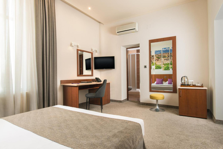 Bedroom 5, Forum Hotel, Stara Zagora