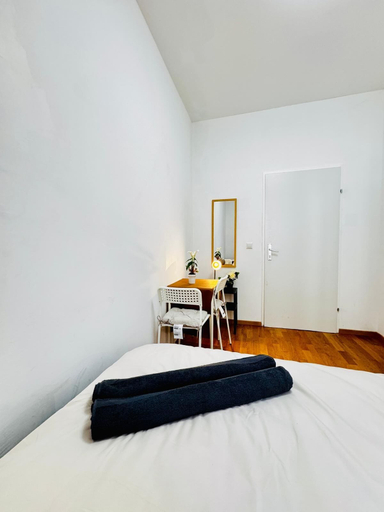 Room 3, Affordable 4BR Near Stadthalle, Wien