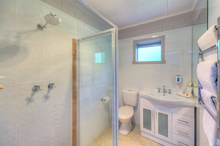 Bathroom 4, Best Western Burnie Murchison Lodge, Waratah/Wynyard - Pt A