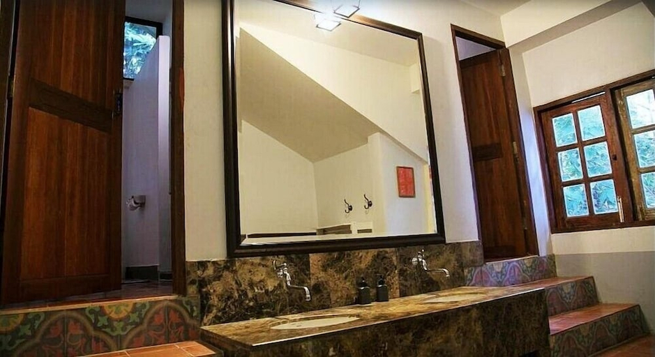 Bathroom 4, KOH MUNNORK PRIVATE ISLAND, Klaeng