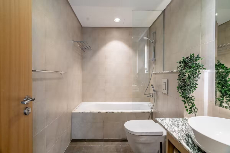Bathroom 4, Paramount Hotel Rooftop Infinity Pool, Dubai