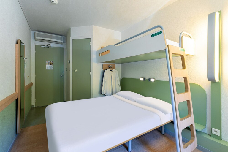 Bedroom 2, B&B HOTEL Mulhouse Dornach, Haut-Rhin