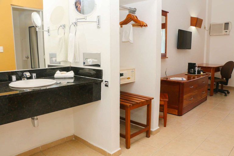 Bathroom 4, Best Western Riviera Tuxpan, Tuxpan