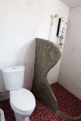 Bathroom 3, Baanchompoo Homestay, Amphawa