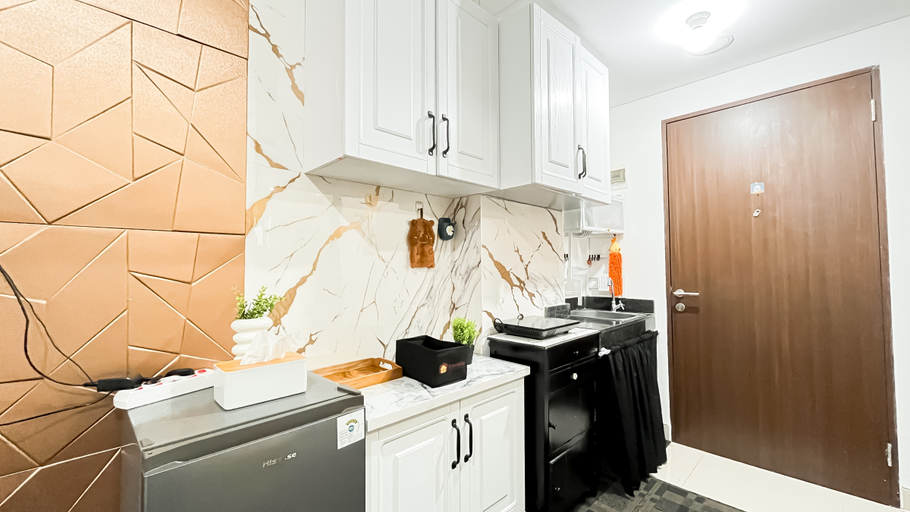 Others 4, Modern Chic Studio at Transpark Cibubur Apartment By Travelio, Depok