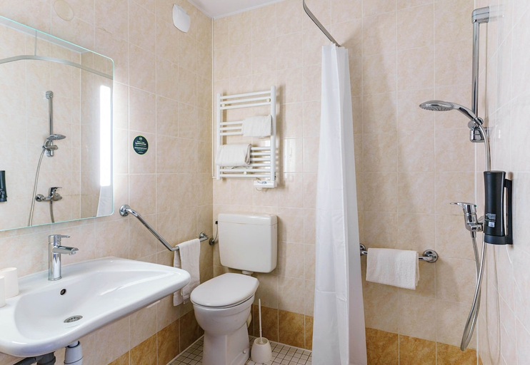 Bathroom 5, B&B HOTEL Amneville-les-Thermes, Moselle