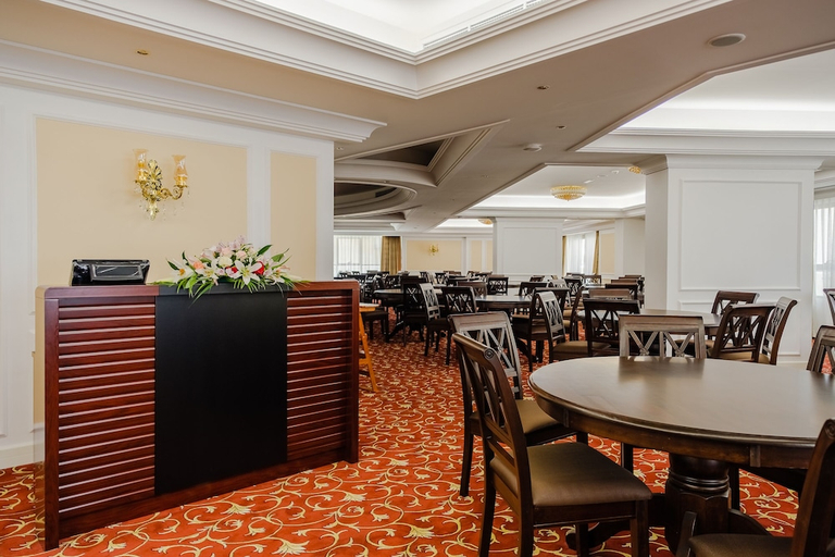 Food & Drinks 5, Crystal Plaza Al Majaz, Sharjah City