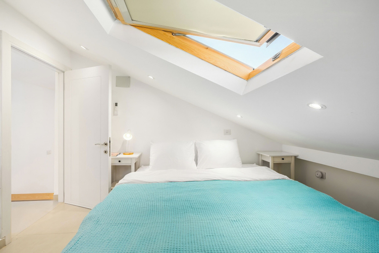 Room 4, MAMAD - Sunny Hilltop Hideaway by Sea N' Rent