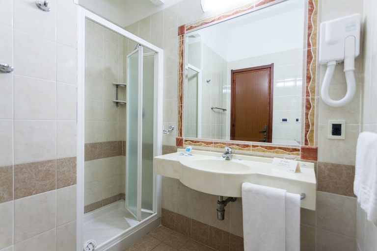 Bathroom 4, Mursia Resort & Spa, Trapani