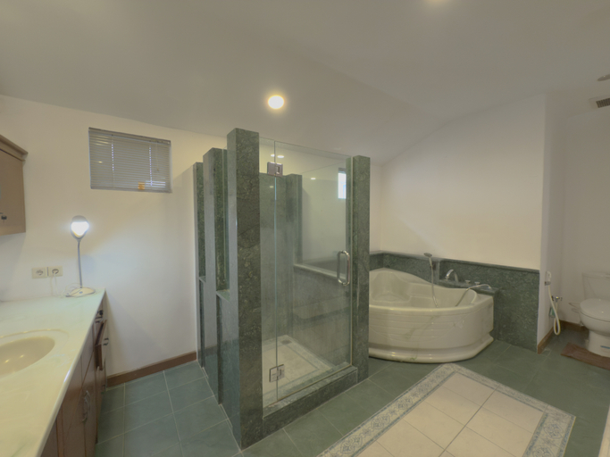 Bathroom 5, Villa Strategic Sentul by SAKALAVASA, Bogor