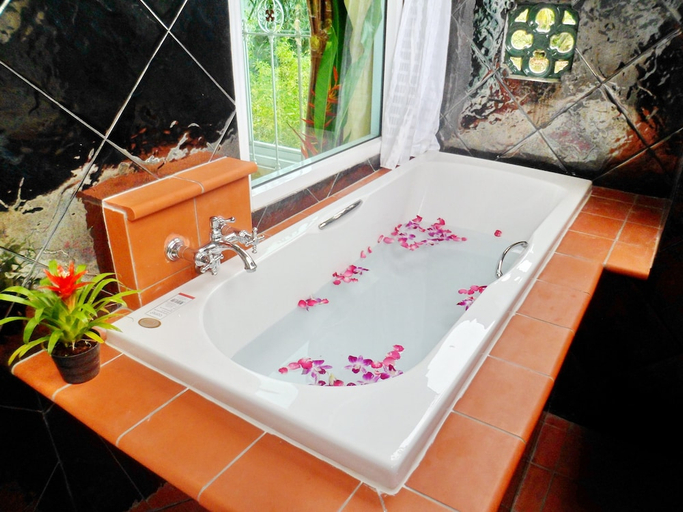 Bathroom 4, Khaolak Boutique Heritage, Takua Pa