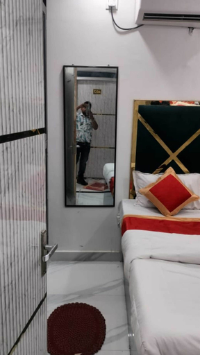 Room 5, Shri Nanhu Hotel, Kaushambi