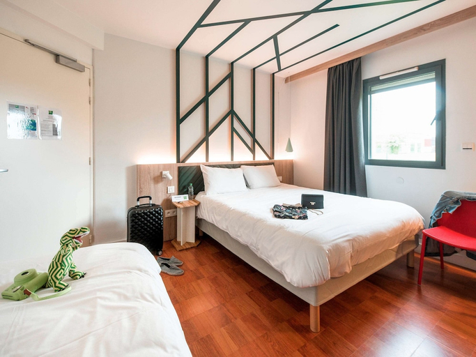 Bedroom 4, ibis Styles Rouen Val De Reuil, Eure