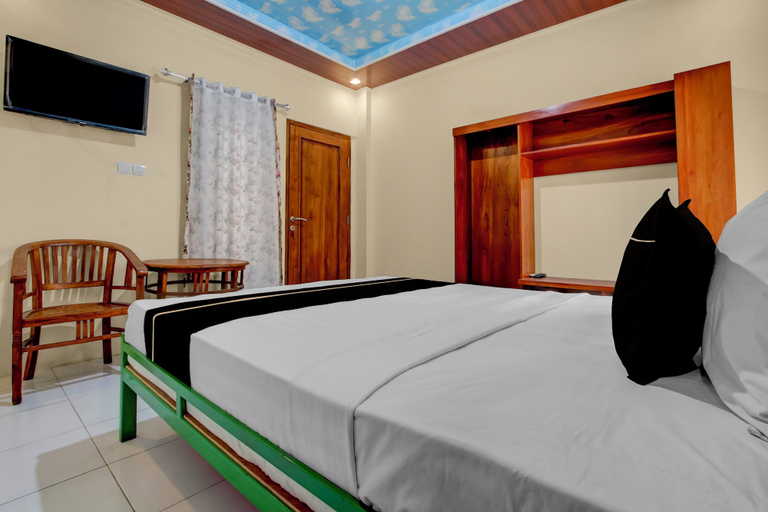 Room 4, OYO 95019 Jeppi Homestay, Magelang