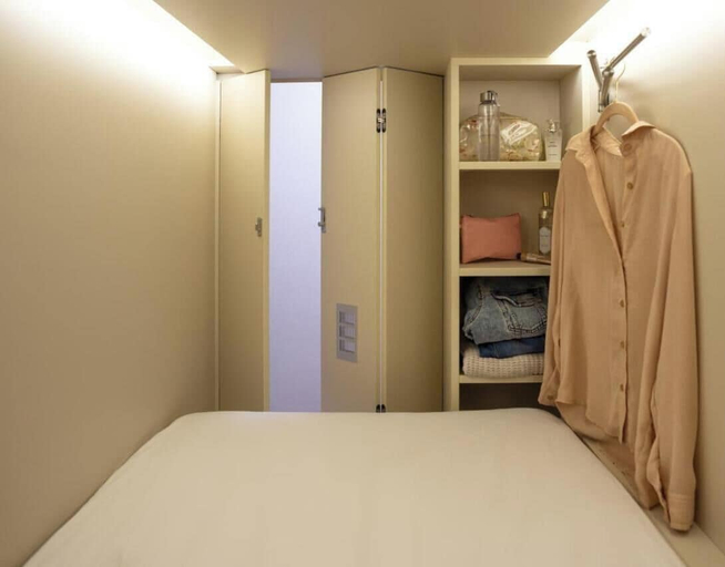 Room 4, Jeru Caps CityCenter