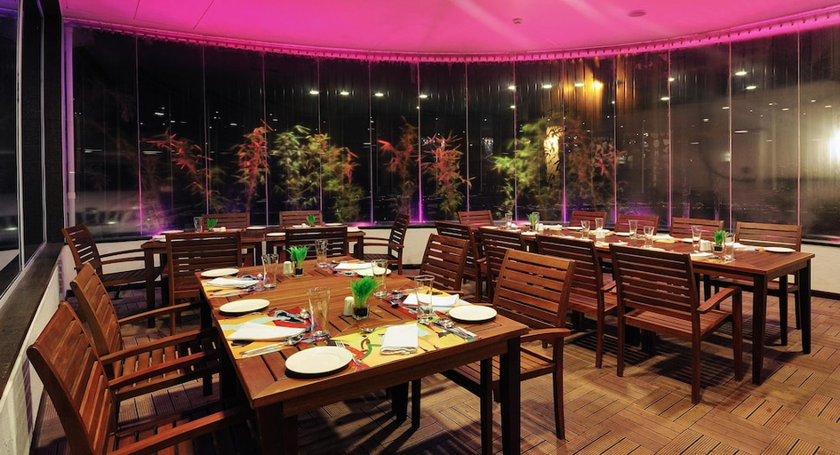 Food & Drinks 4, The Fern Residency Rajkot, Rajkot