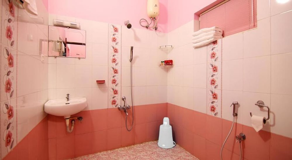 Bathroom 3, Mare blu Resort, Ernakulam