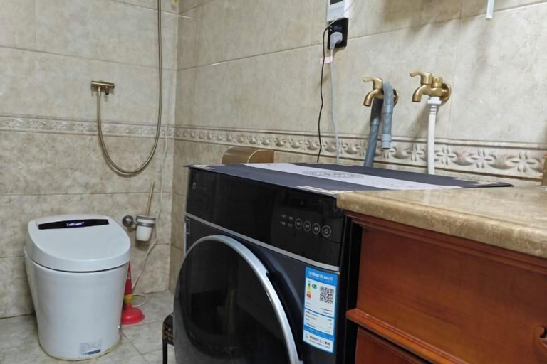 Bathroom 4, Pingyao Xingfu House, Jinzhong
