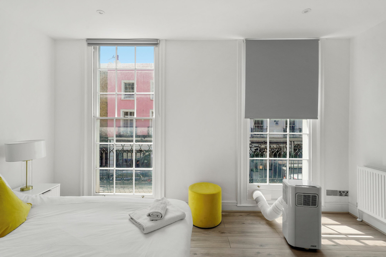 Room 3, Flat 1 Beauchamp Place, London