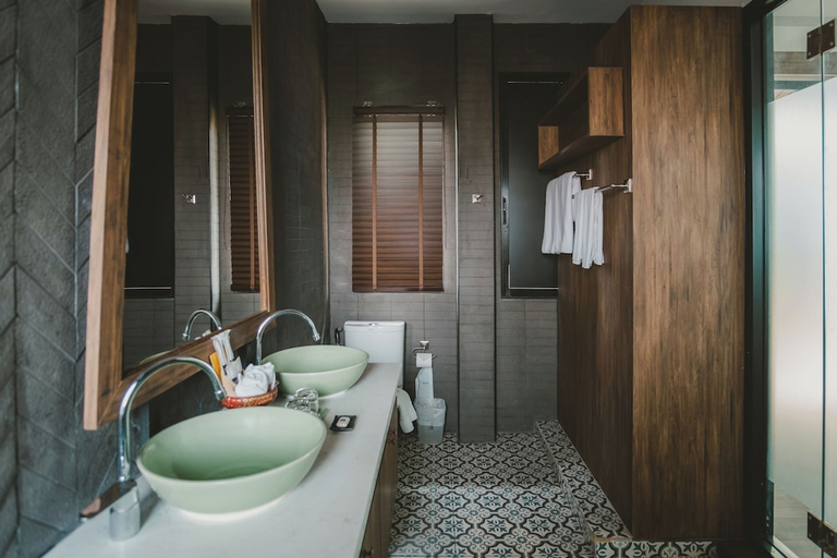Bathroom 3, THEE Kashatharn by TH District, Muang Chiang Mai