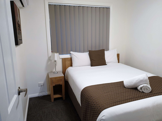 Bedroom 2, Best Western Endeavour Motel, Maitland