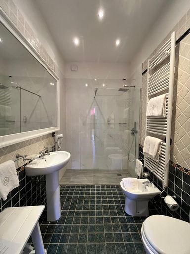 Bathroom 4, Tenuta Monacelli, Lecce