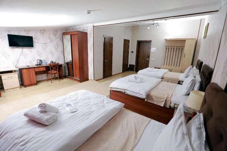 Room 5, Garden City, Navbahor