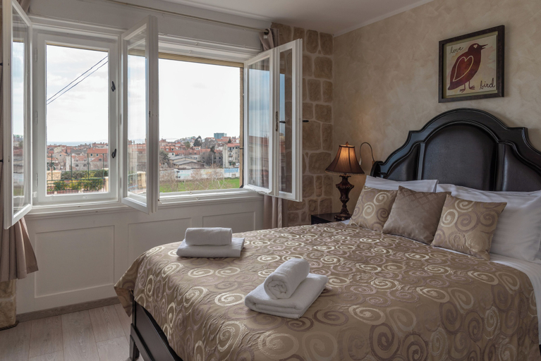 Room 4, Queen Mary Luxury Rooms Split, Split
