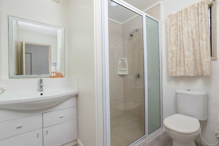 Bathroom 4, Moana Sands Villas and Apartments, Rorotonga