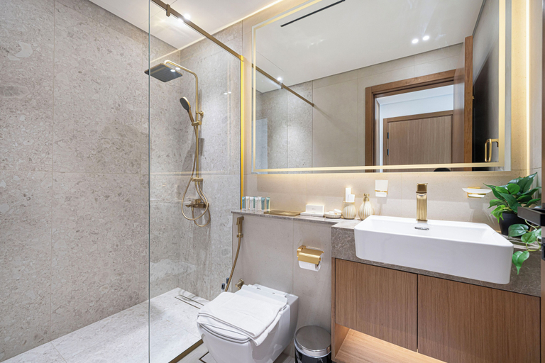 Bathroom 5, JVC Suites by Hostiva - City View, Dubai