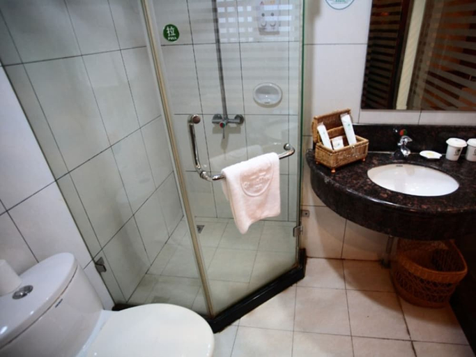 Bathroom 3, GreenTree Inn Huaian Chuzhou Dadao Hotel, Huai'an