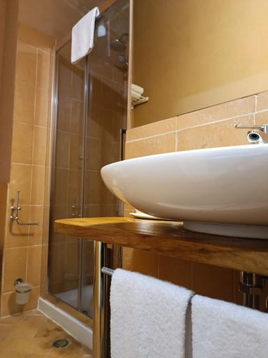 Bathroom 3, Castello di Baccaresca, Perugia