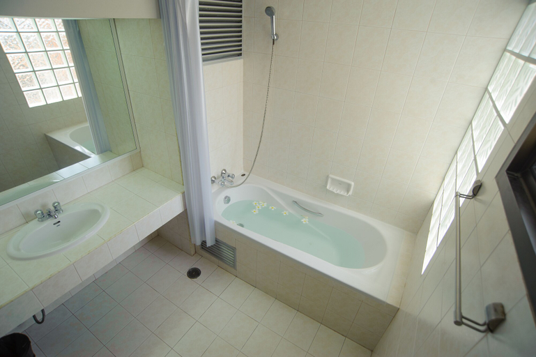 Bathroom 4, Diamond City Place, Pattaya
