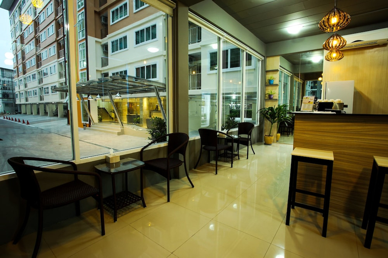 Food & Drinks 4, Patt Serviced Apartments, Muang Chon Buri