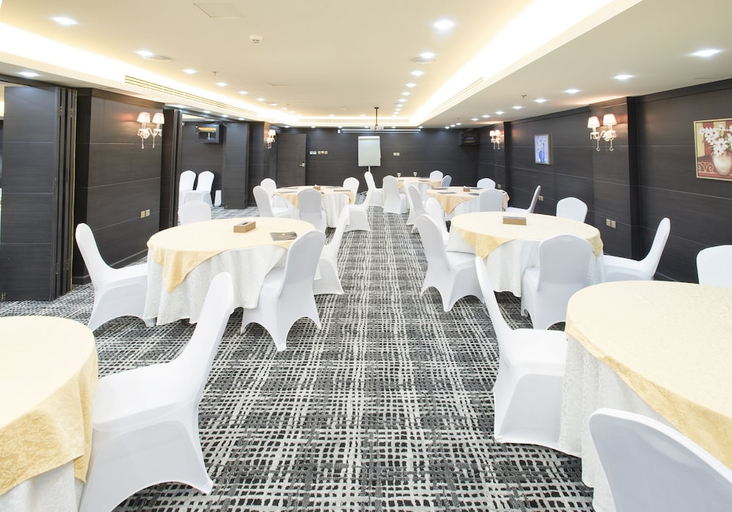 Food & Drinks 4, Golden Bujari Hotel Al Dhahran, Al Khobar