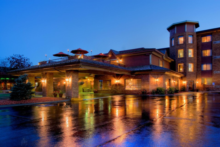 Exterior & Views