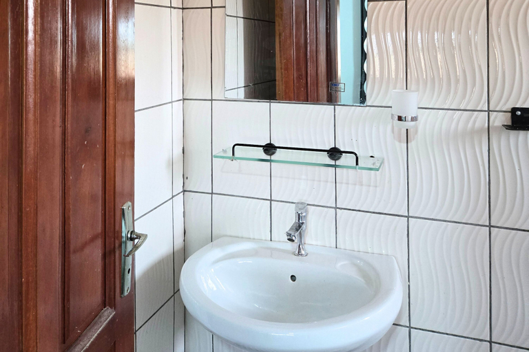 Bathroom 5, ZonaVille Appartement Meuble, Mfoundi
