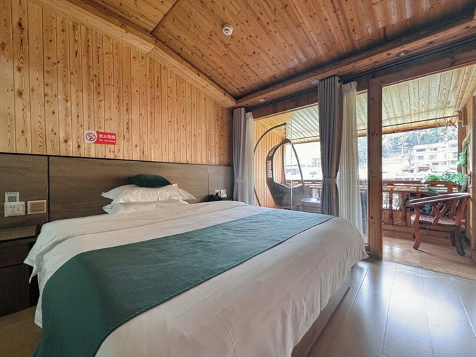 Room 4, Fenghuang Oldtown Fuyuan Riverside Hotel, Xiangxi Tujia and Miao