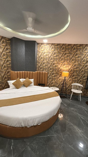 Room 5, HOTEL SAWARIYA, Ahmadabad