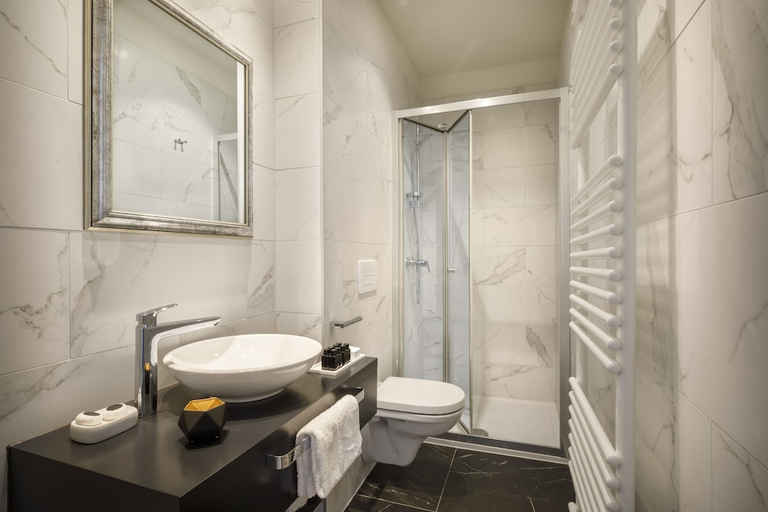 Bathroom 4, Hotel Imperial, Opatija/Veprinac