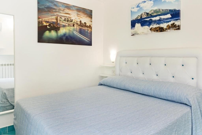 Bedroom 5, Hotel Carmencita, Napoli