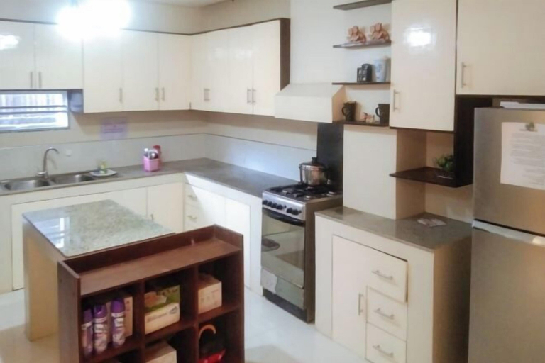 Others 4, Skyleigh Apartelle by RedDoorz, Iloilo City