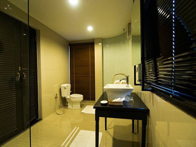 Bathroom 3, L'air Du Pran, K. Sam Roi Yot