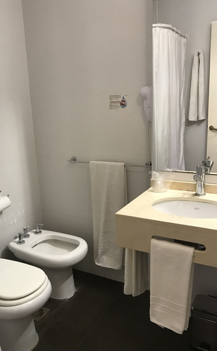 Bathroom 5, Crillon Mendoza, Capital