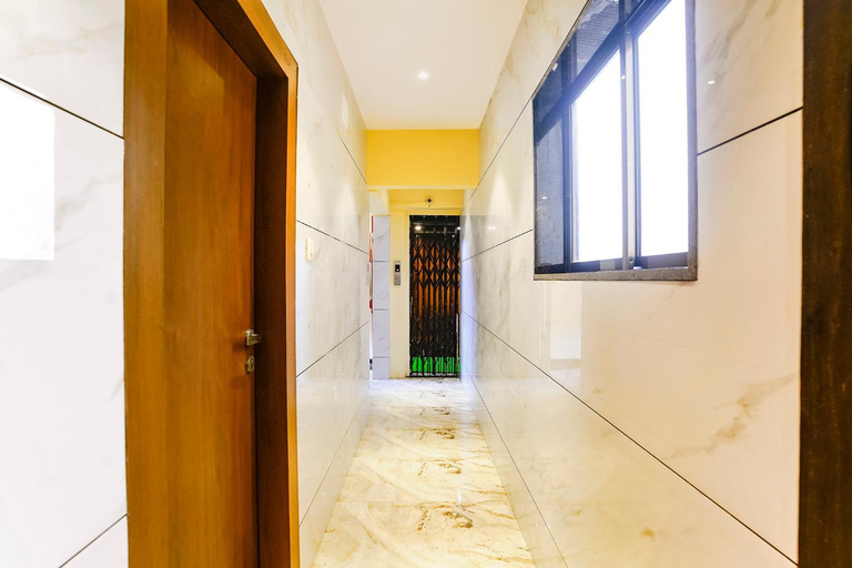 Public Area 3, Fabhotel Ratna Mahal, Mumbai Suburban