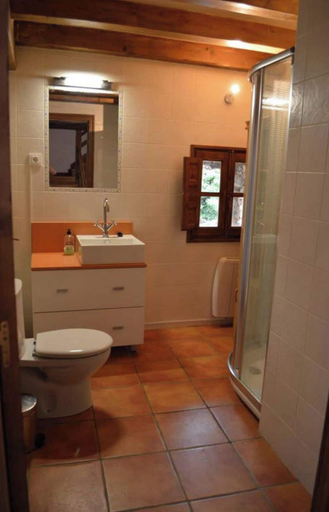 Bathroom, Casa Berrobiaenea, Navarra