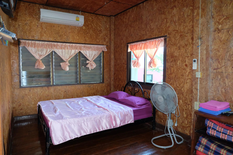 Bedroom 2, Sripitsanu Bungalows, Koh Si Chang